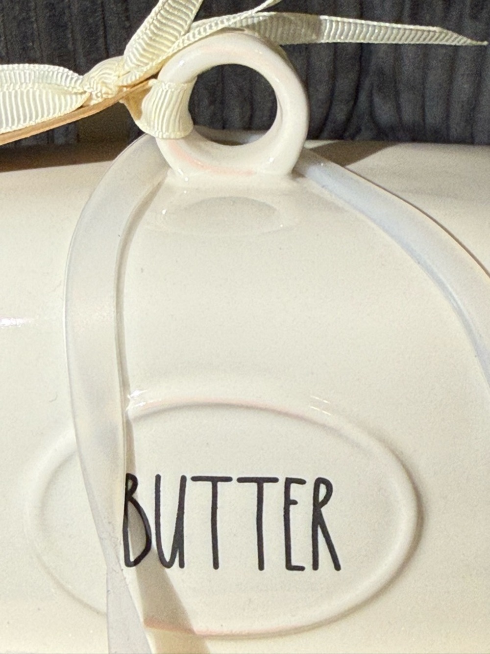 Rae Dunn White Ceramic Butter Dish with Rustic Pink Accents- FARMHOUSE - NWT - Picture 2 of 8